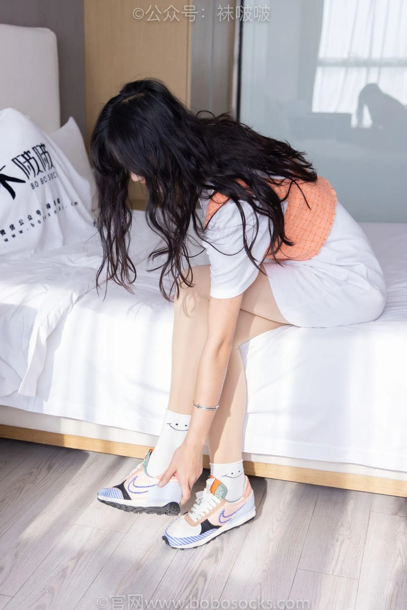 [BoBoSocks袜啵啵]NO.062 涵涵-运动鞋、白棉袜、厚肉丝 [145P]插图2